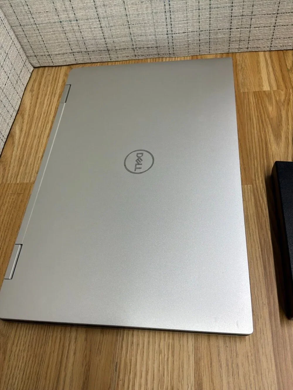 Dell XPS 15 9575 2-in-1 Touch Laptop Intel i7-8705G 16GB RAM 256GB SSD Win 11